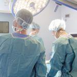 扁桃腺手術、痛みはいつまで?手術時間・入院期間など体験談(18歳男)